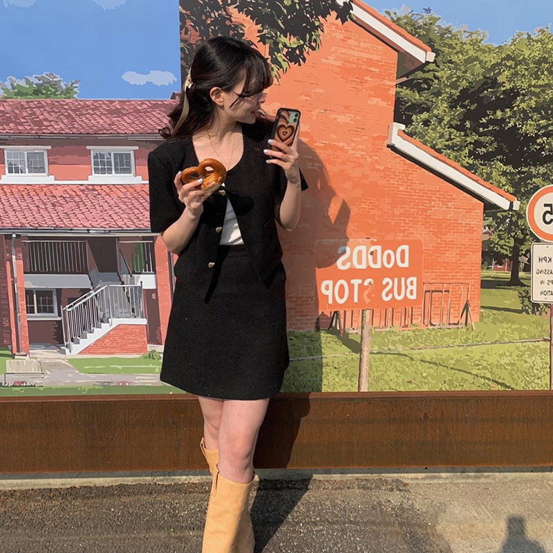 French Elegant And Gentle Heart Button Tweed Short-sleeved A-line Skirt Suit