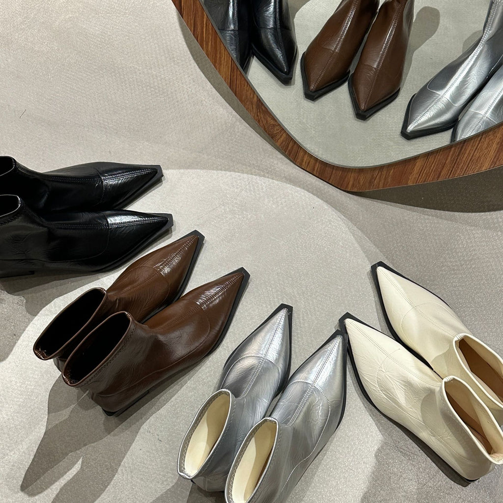 Luna Leather Chelsea Boots – NOIR Edition