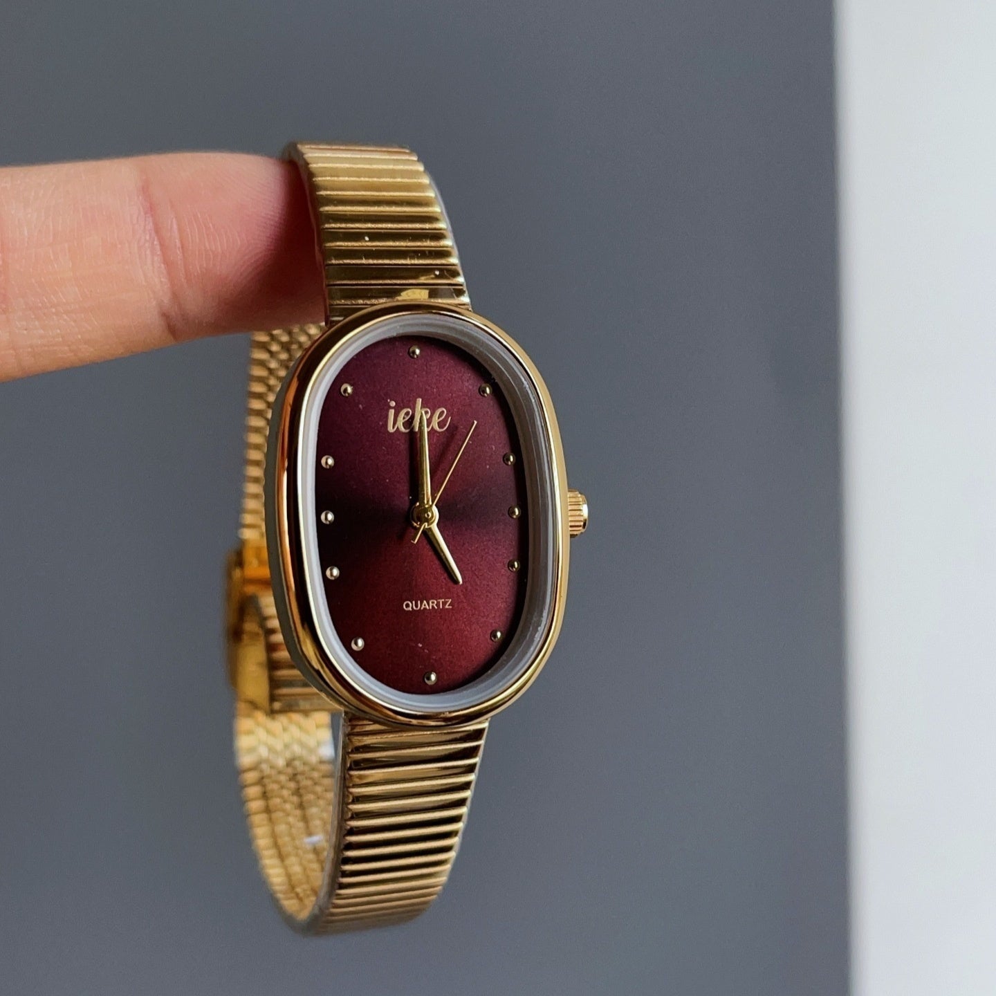 Retro Ankela Red Series Chain Watch Women