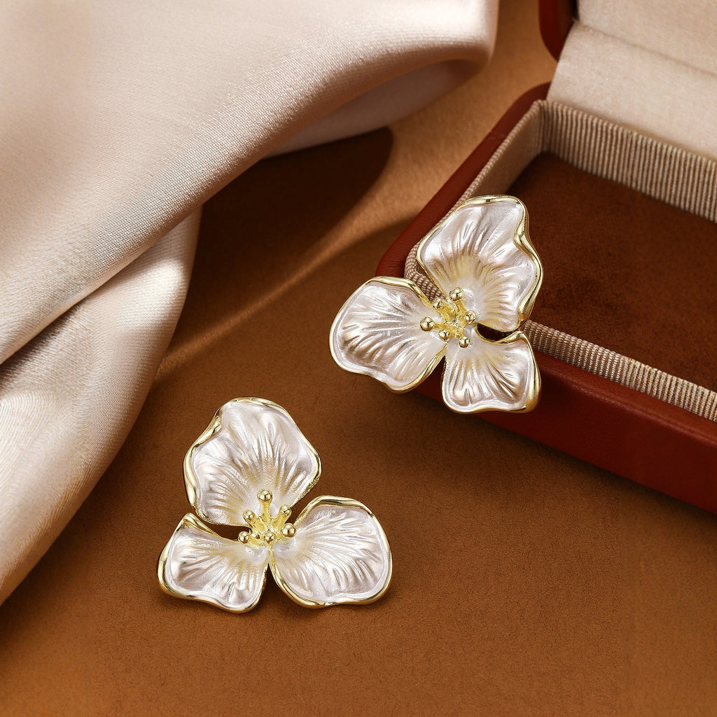 Bloom Pearl Earrings – GLOW Edition