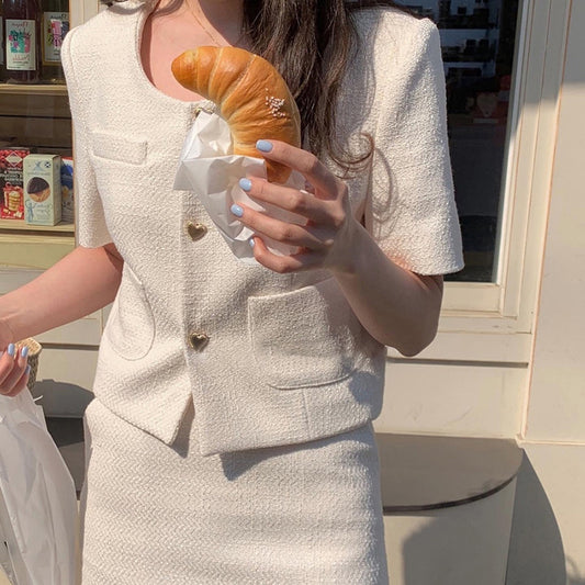 French Elegant And Gentle Heart Button Tweed Short-sleeved A-line Skirt Suit