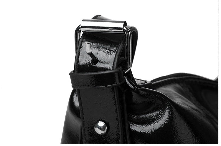 Oil Wax Pillow Bag – EDGE Edition